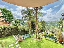 Casa de Rua (aberta) para Venda em Cotia - 2