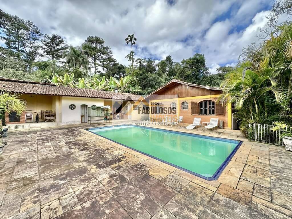 Casa, 3 quartos, 233 m² - Foto 1