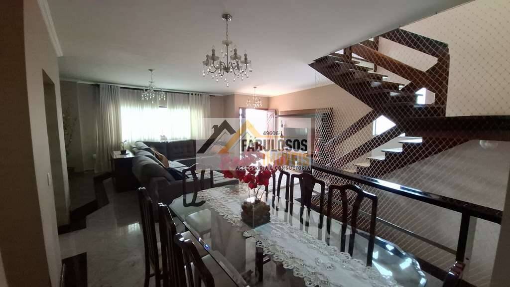 Casa, 3 quartos, 339 m² - Foto 8