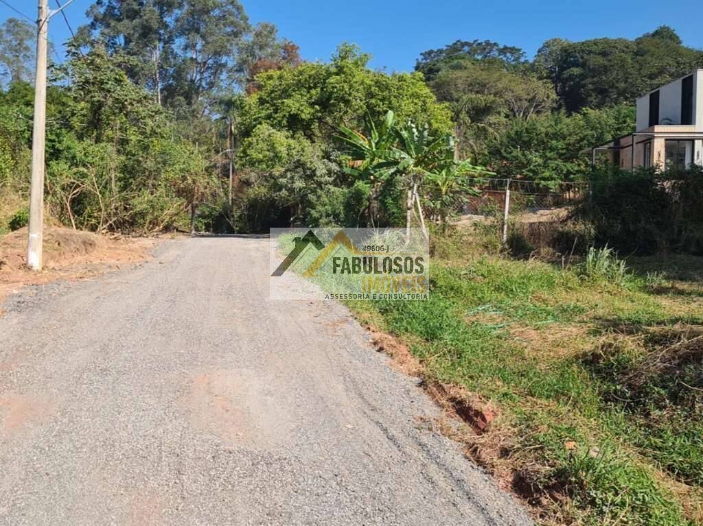  - Fazendinha - LOTE 1.420,00 m², plano e sem árvores grande porte!