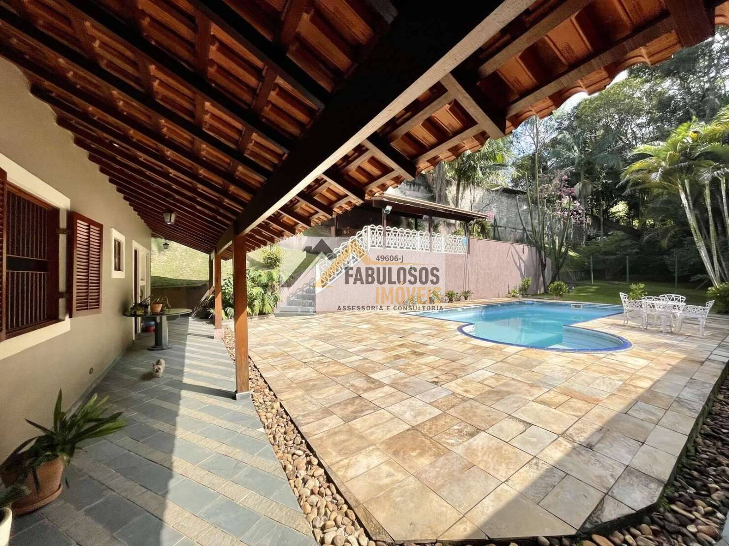 Casa à venda com 3 quartos, 412m² - Chácara dos Lagos,Carapicuíba